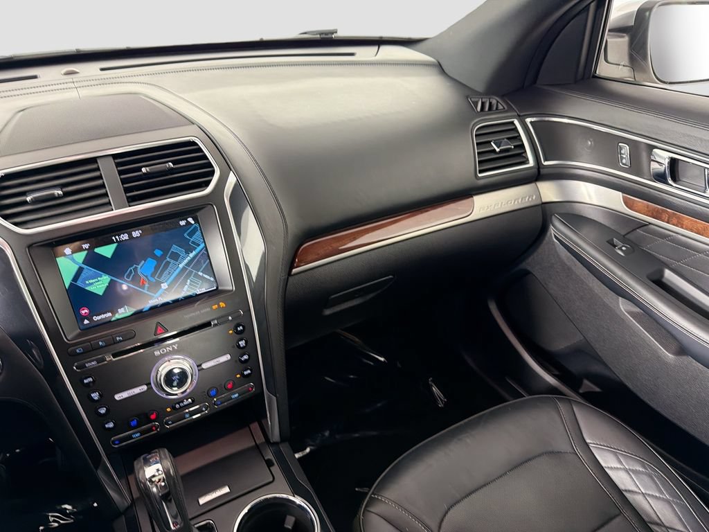 Used 2018 Ford Explorer Platinum AWD/4WD image 24