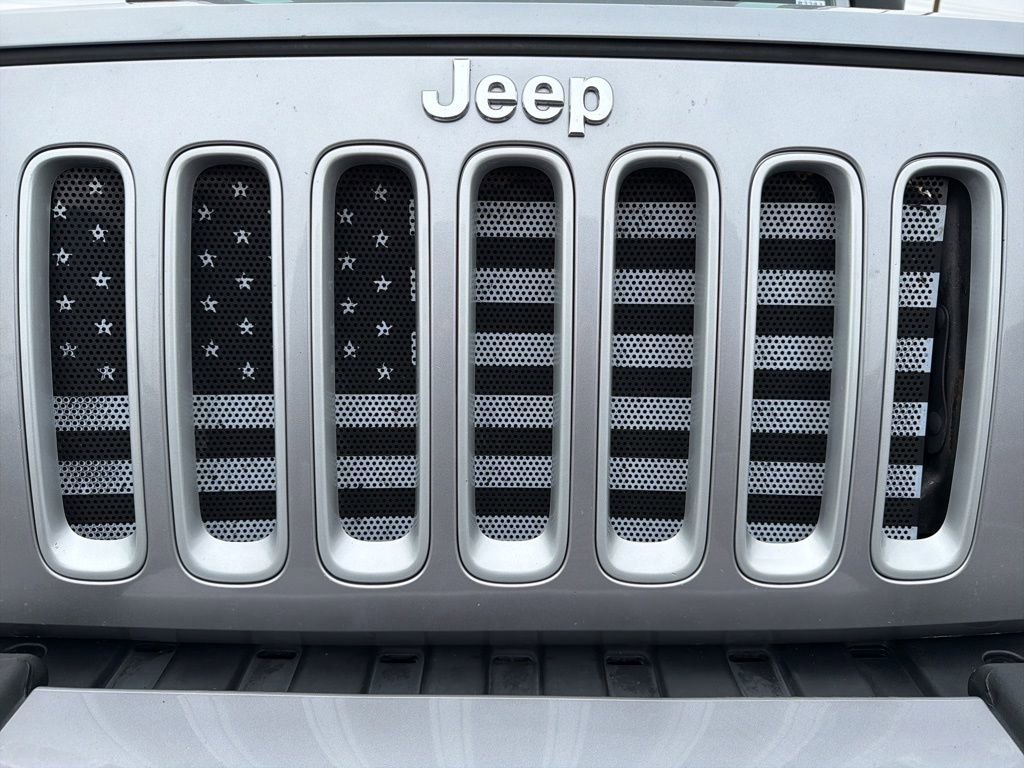 Used 2018 Jeep Wrangler Unlimited Sahara image 14