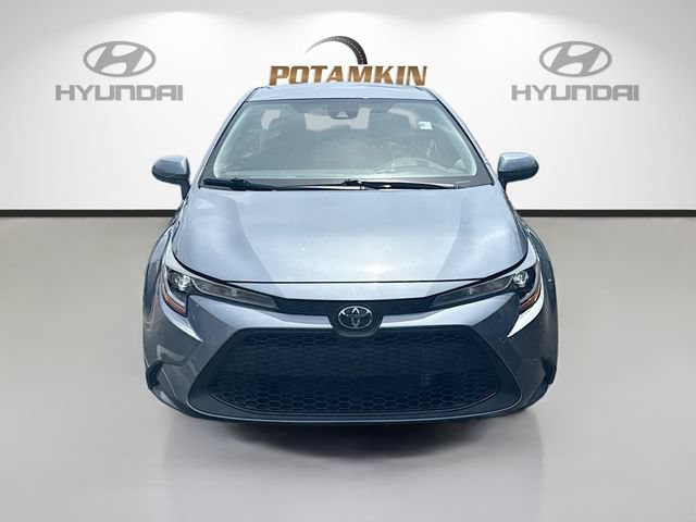 Used 2022 Toyota Corolla LE FWD image 2