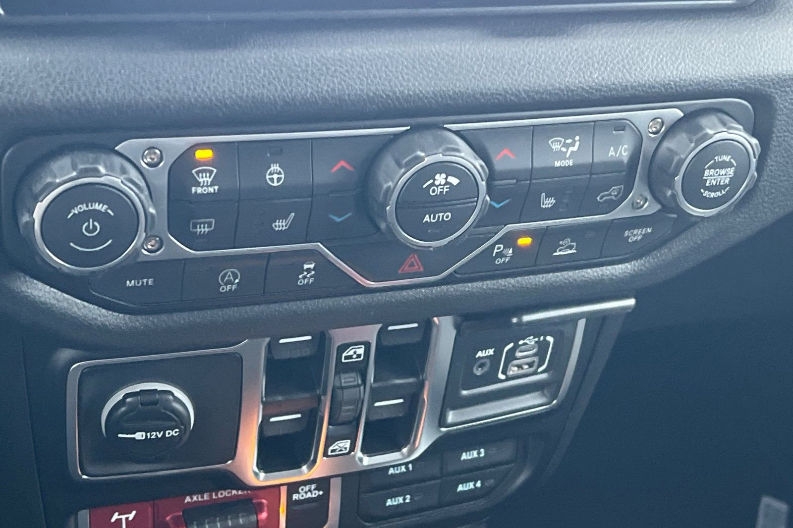 New 2026 Jeep Gladiator Sport AWD/4WD image 15