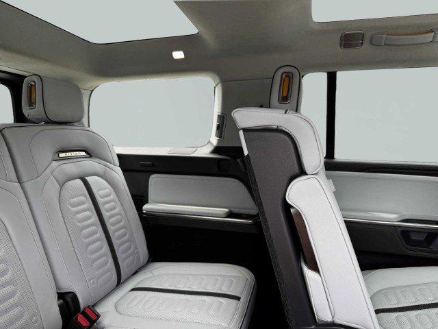 Used 2024 Rivian R1S Adventure image 54