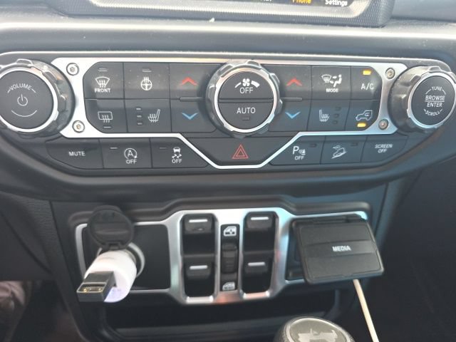 Used 2020 Jeep Wrangler Unlimited Sahara AWD/4WD image 12