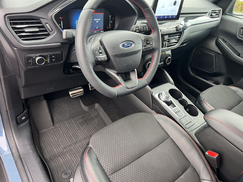 Certified 2023 Ford Escape ST-Line AWD/4WD image 16