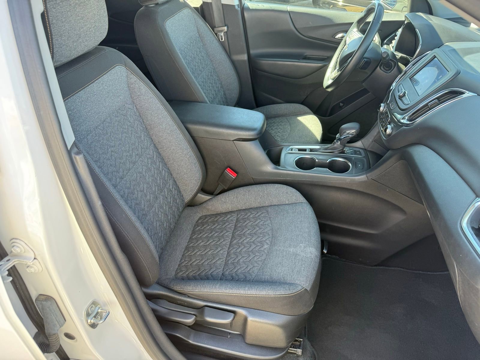 Used 2024 Chevrolet Equinox LT image 33