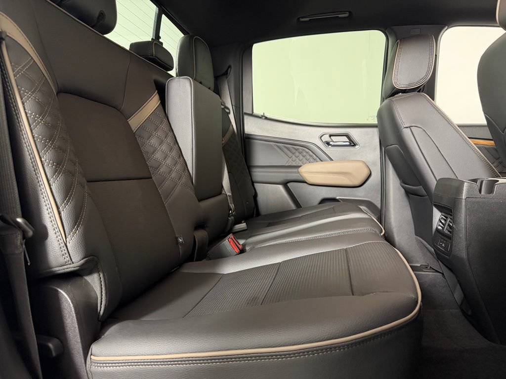Used 2024 GMC Canyon Denali AWD/4WD image 30
