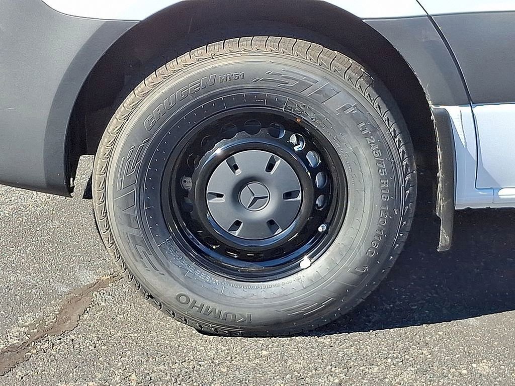 Used 2025 Mercedes-Benz Sprinter 2500 image 8