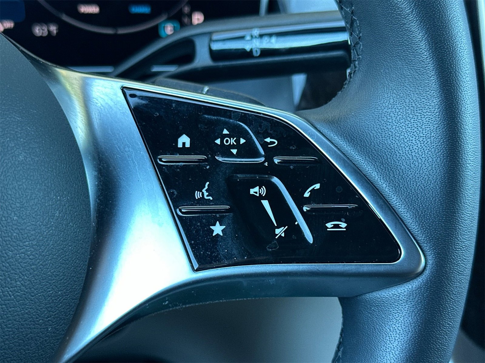 Certified 2025 Mercedes-Benz GLC 300 image 29