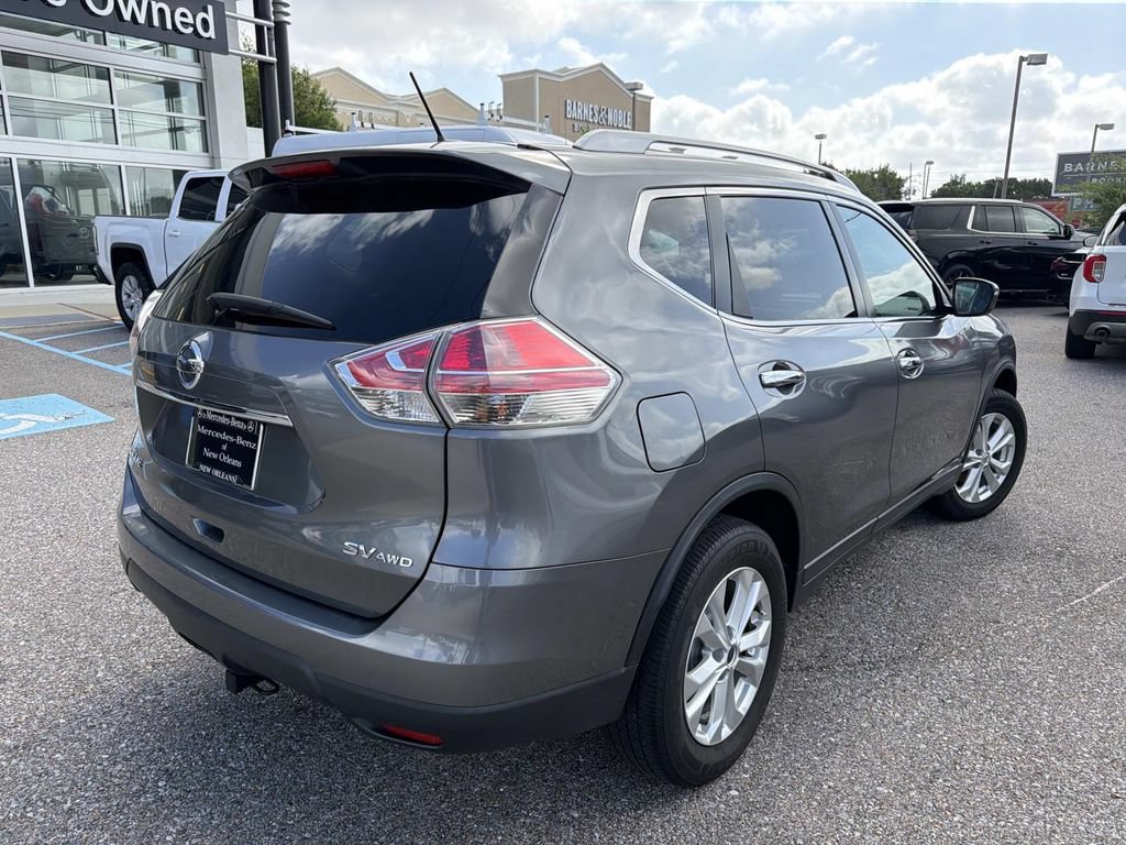 Used 2016 Nissan Rogue SV AWD/4WD image 7
