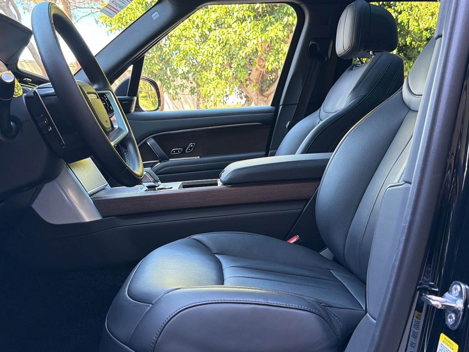 Used 2024 Land Rover Range Rover SE image 5