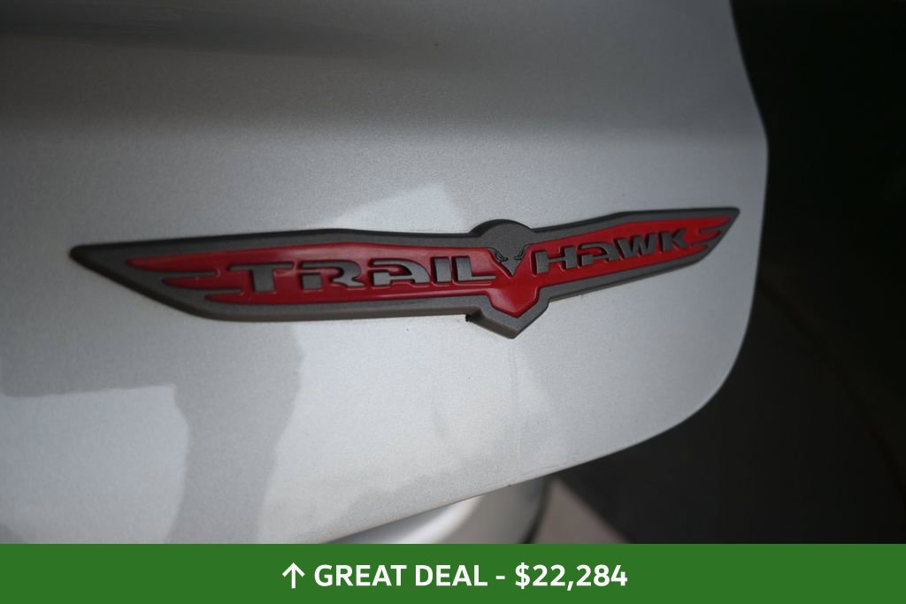 Used 2025 Jeep Compass Trailhawk AWD/4WD image 21