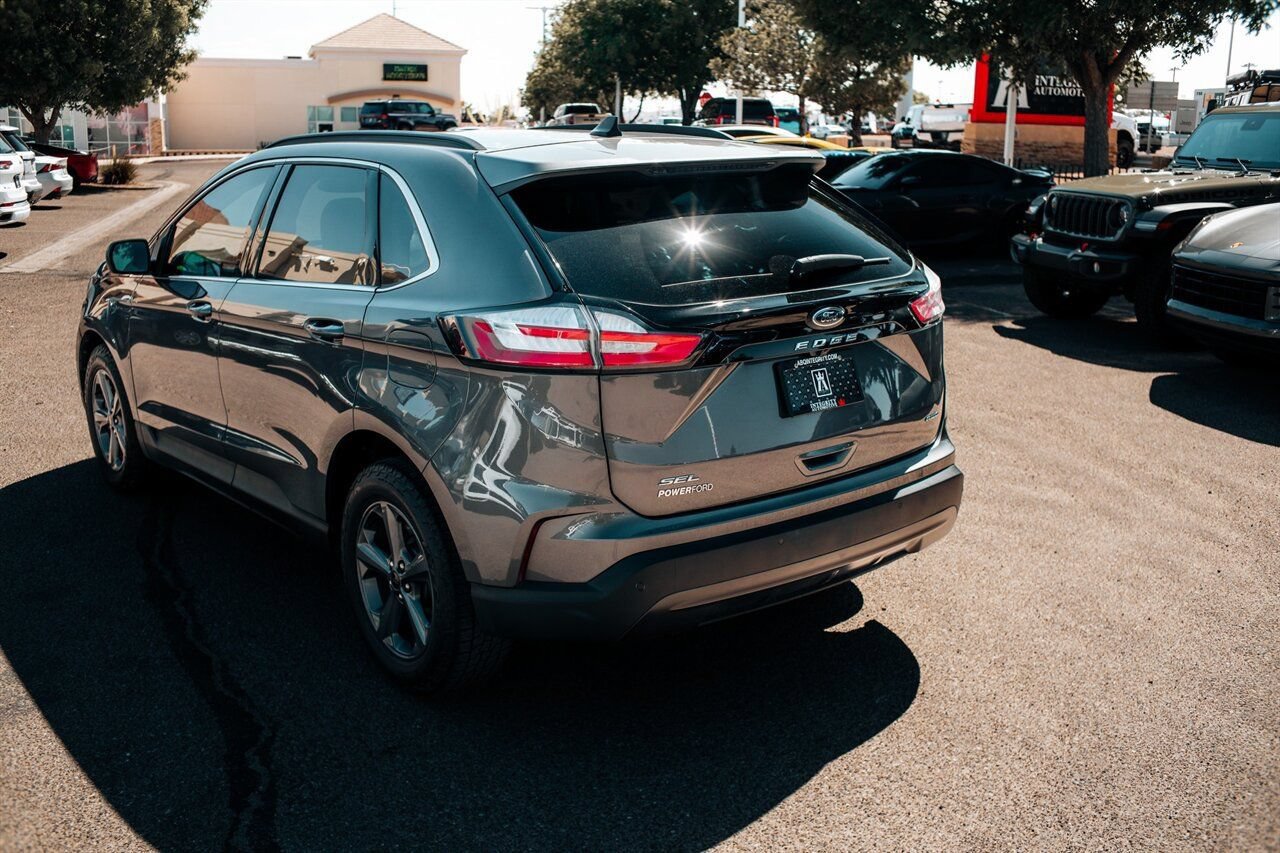 Used 2022 Ford Edge SEL w/ Sport Appearance Package AWD/4WD image 16