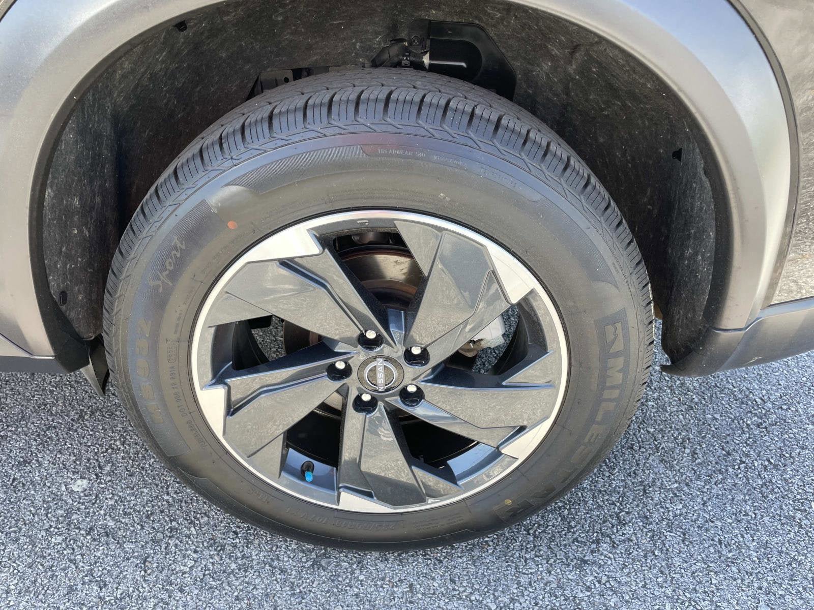 Used 2024 Nissan Rogue SV AWD/4WD image 11