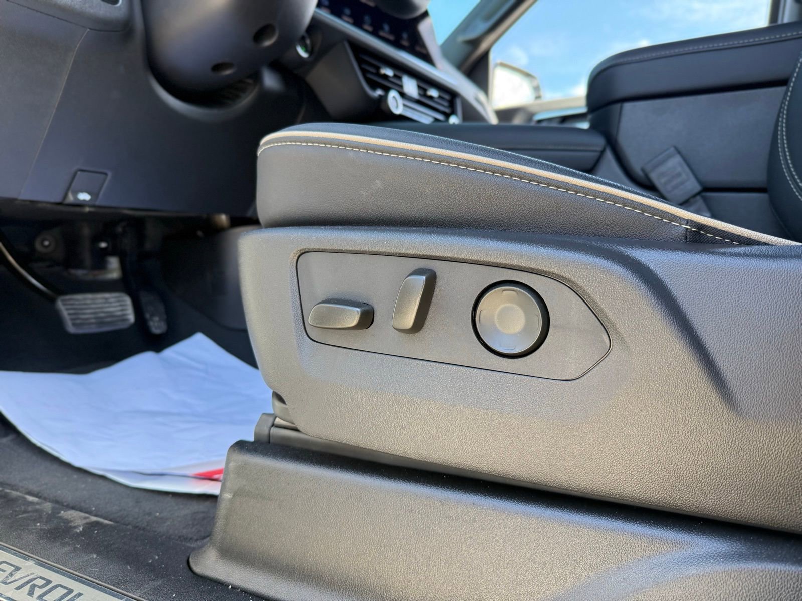 New 2026 Chevrolet Tahoe Premier w/ Sun And Tow Package image 31