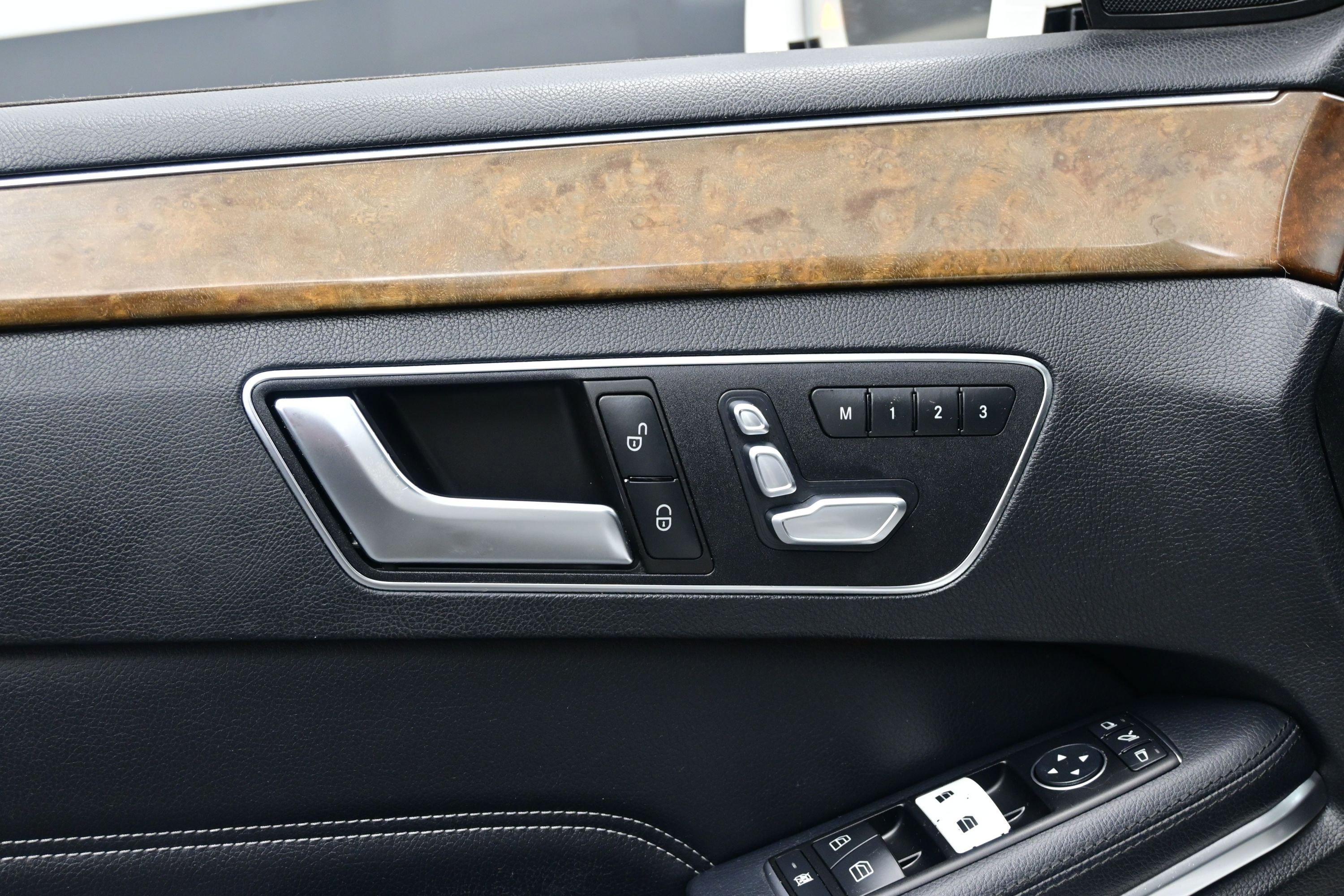 Used 2015 Mercedes-Benz E 350 4MATIC Sedan image 9
