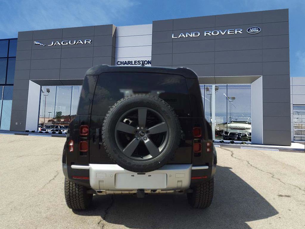 Used 2025 Land Rover Defender 110 S image 4