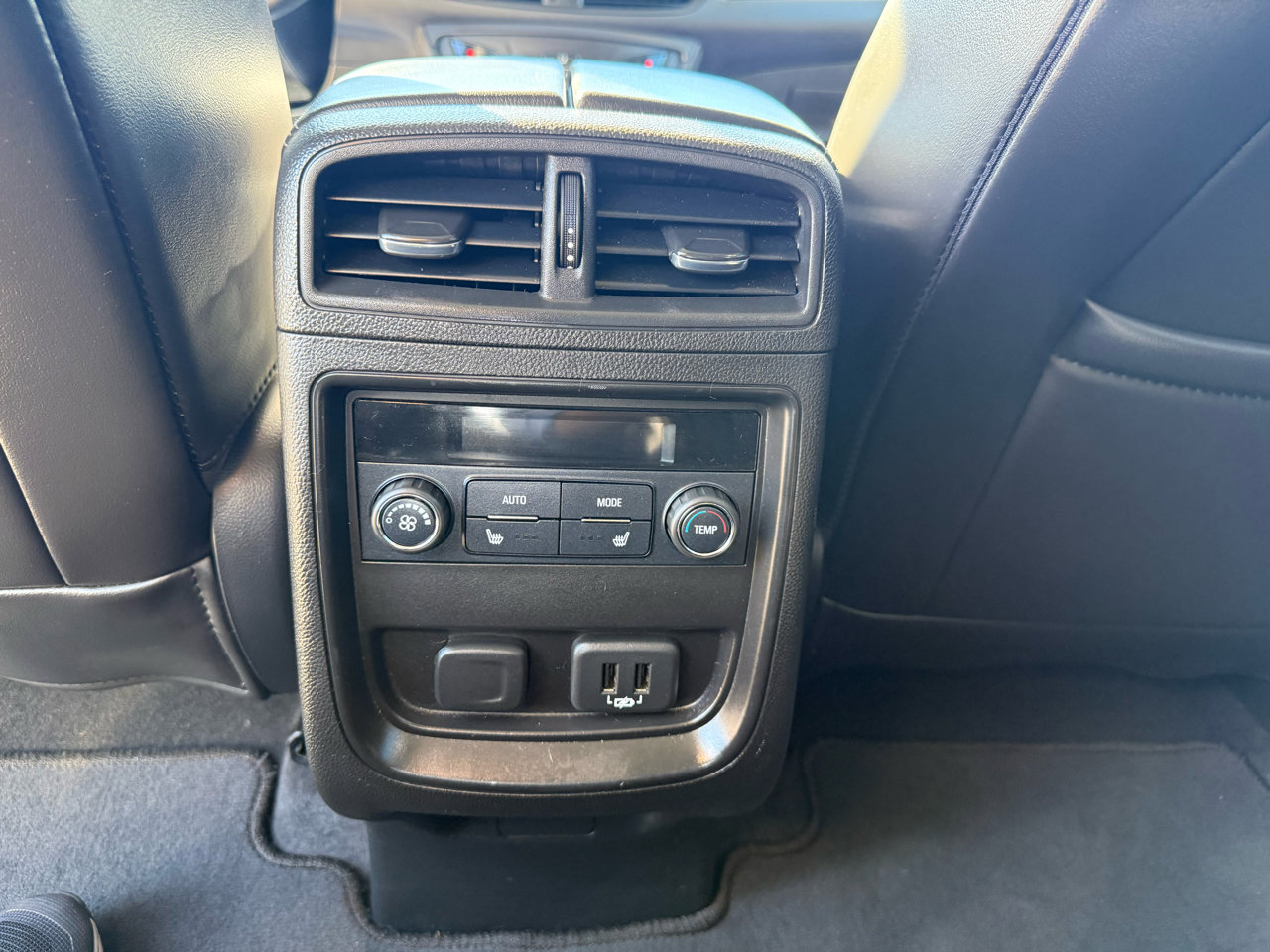 Used 2019 Buick Envision Essence image 17