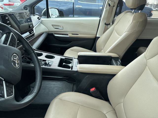 Certified 2023 Toyota Sienna XLE image 4