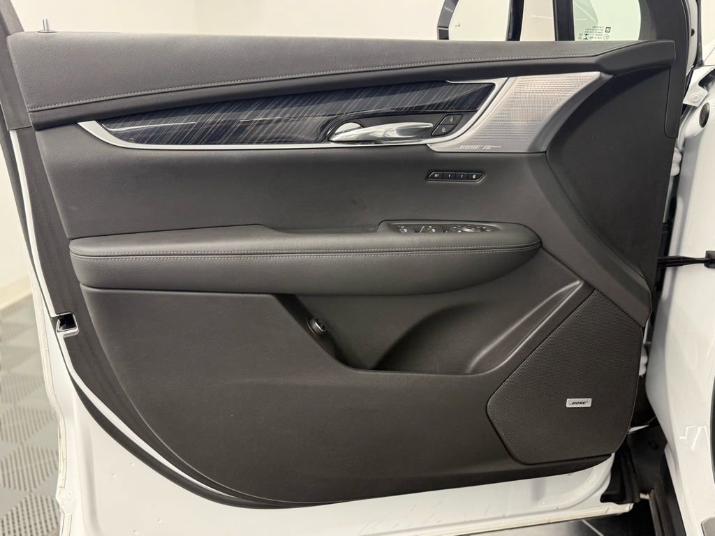 Used 2023 Cadillac XT6 Premium Luxury image 14