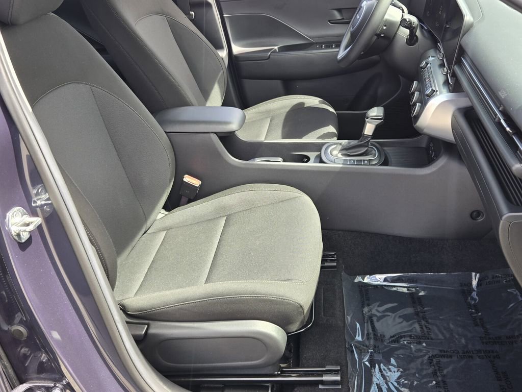 Certified 2024 Hyundai Kona SE image 17