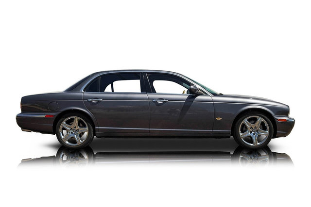 Used 2006 Jaguar XJ8 RWD image 2