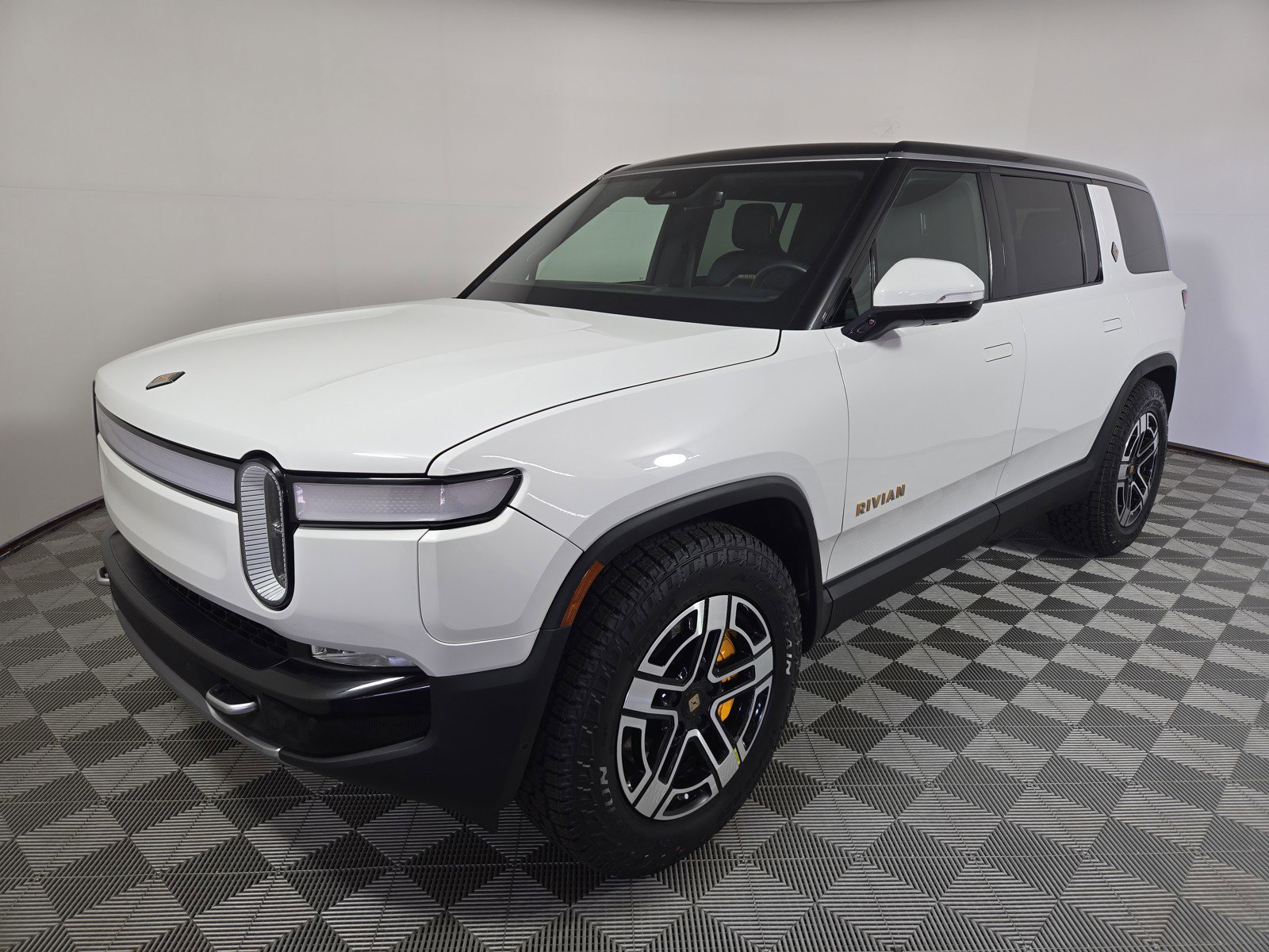 Used 2022 Rivian R1S Launch Edition