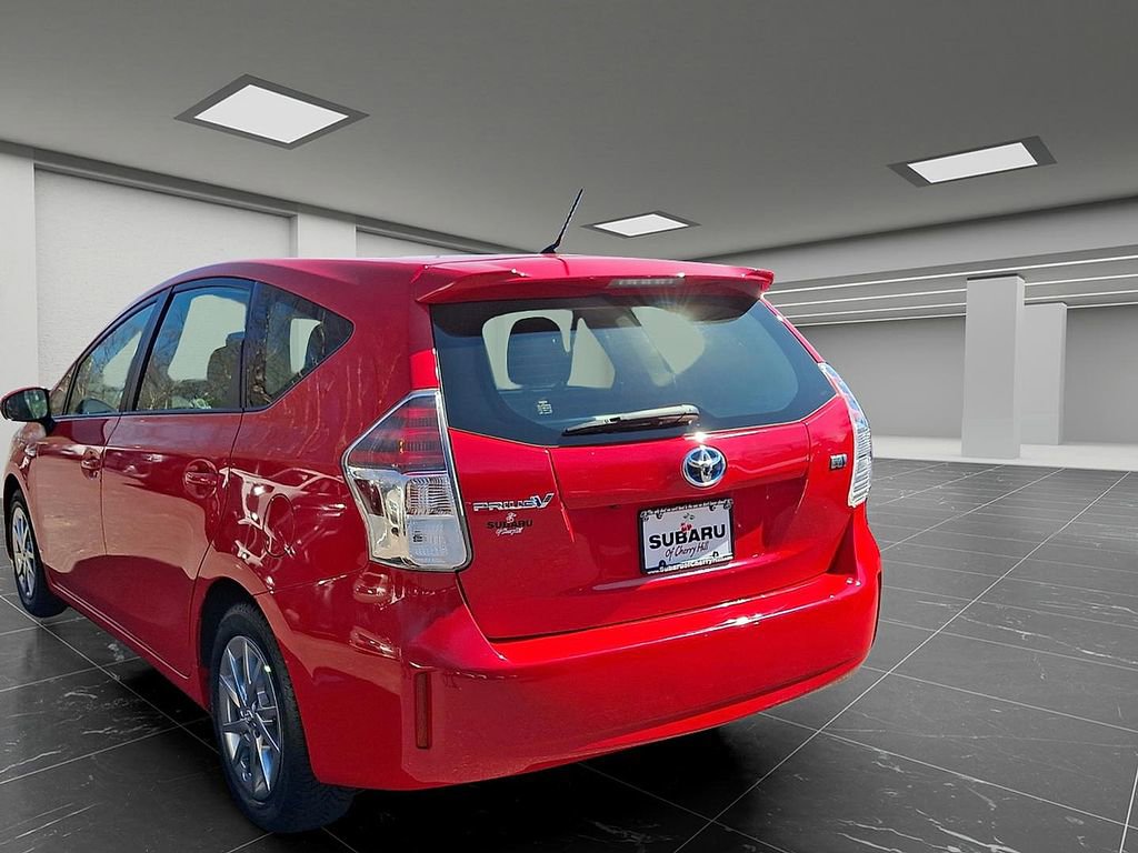 Used 2017 Toyota Prius V Two image 4