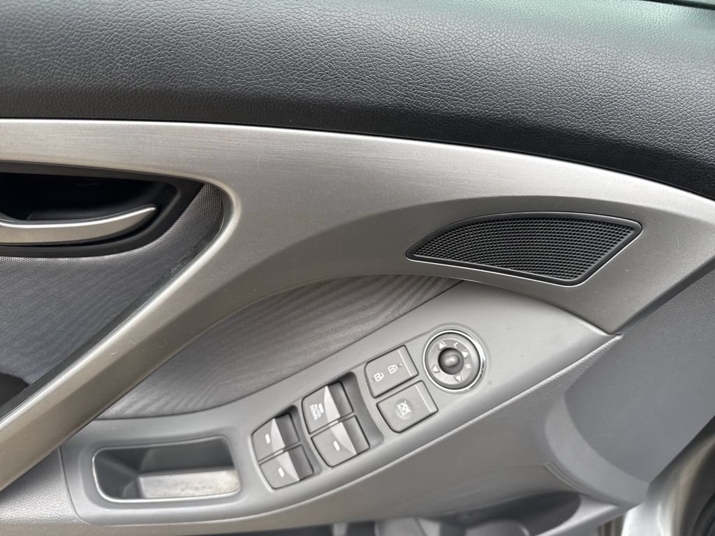 Used 2013 Hyundai Elantra GLS w/ Preferred Pkg FWD image 13