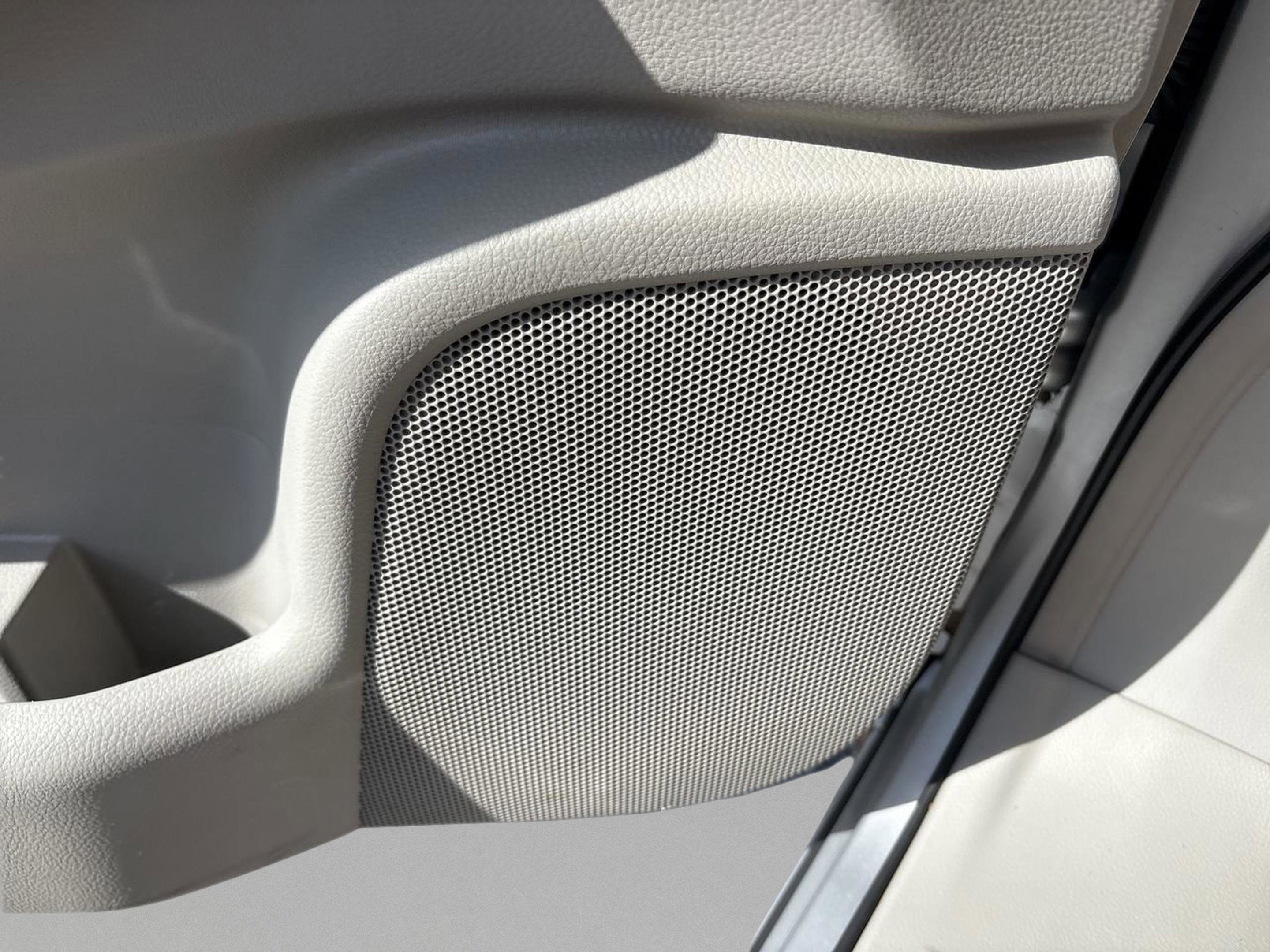 Used 2014 Nissan Quest S FWD image 24
