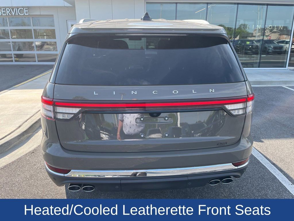 Used 2025 Lincoln Aviator 2WD image 7