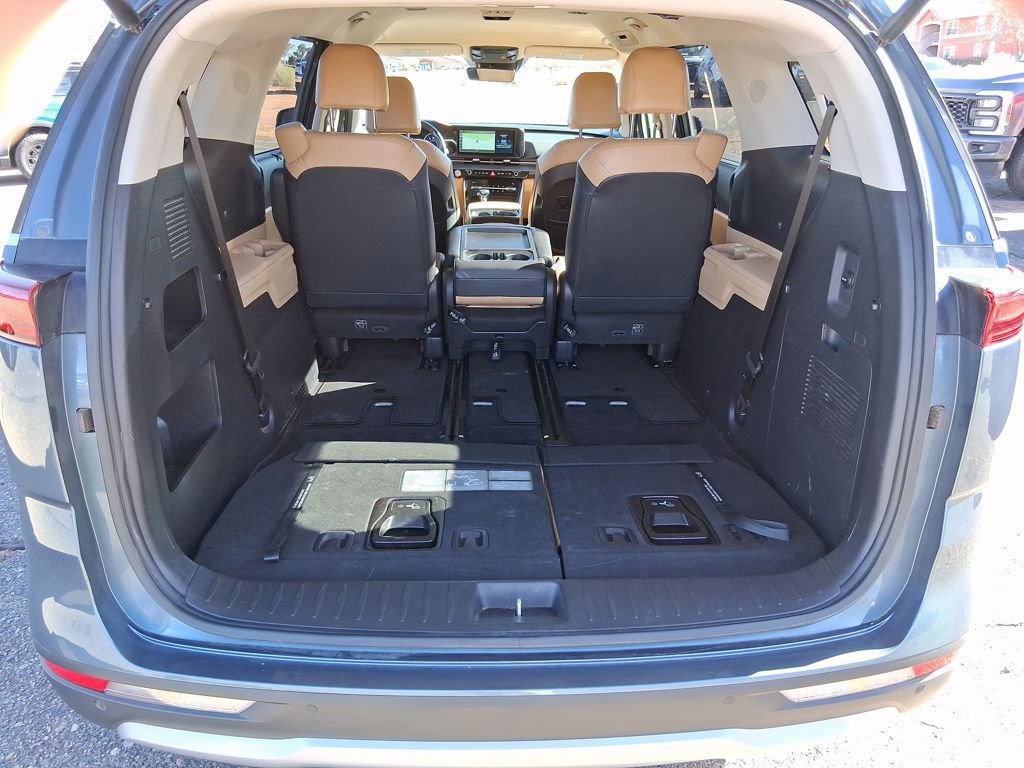 Used 2024 Kia Carnival EX image 22