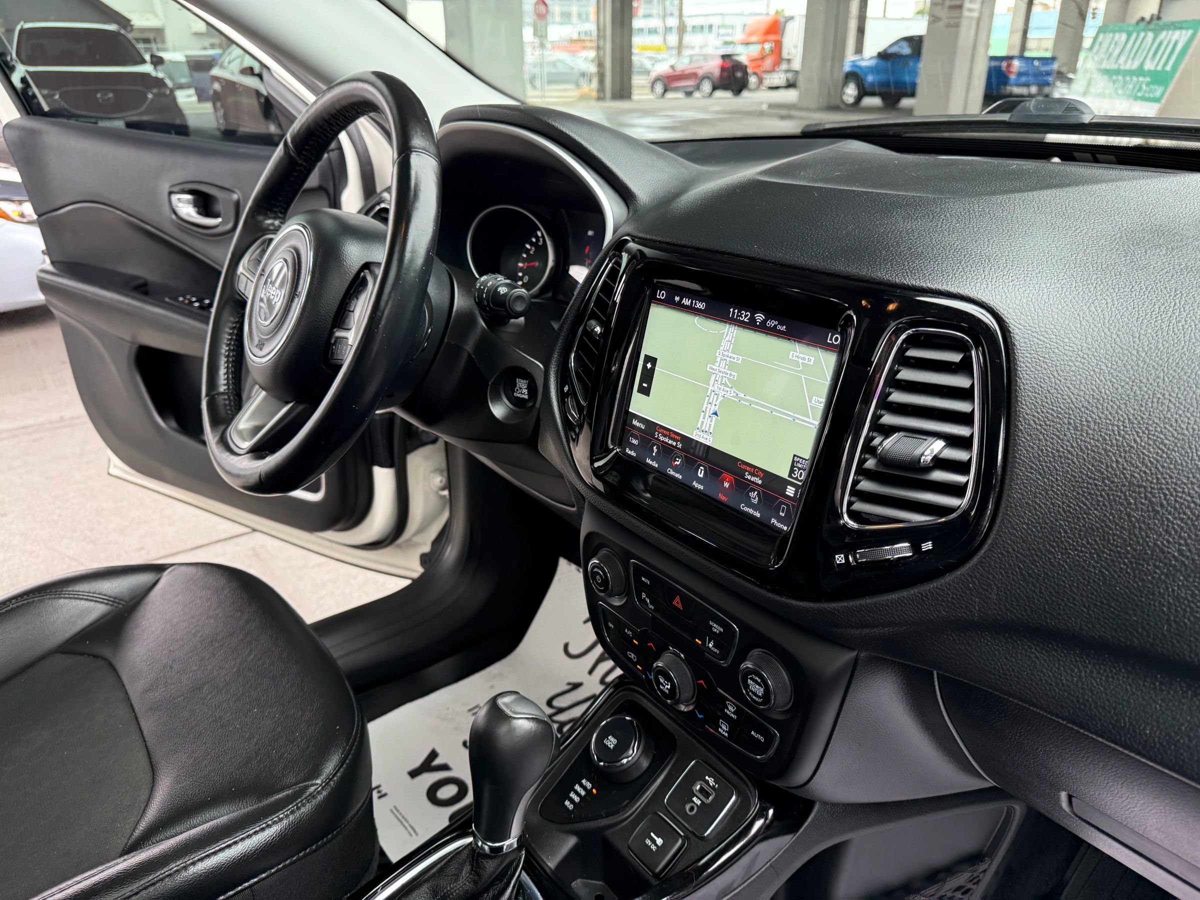 Used 2019 Jeep Compass Latitude image 26