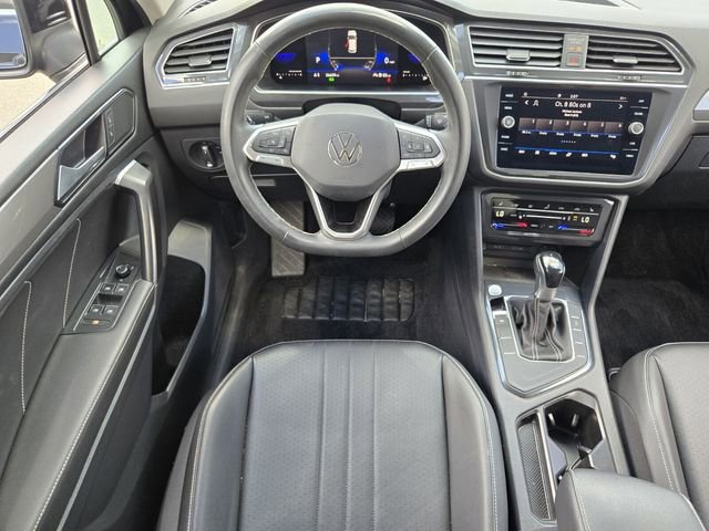 Used 2022 Volkswagen Tiguan SE image 12