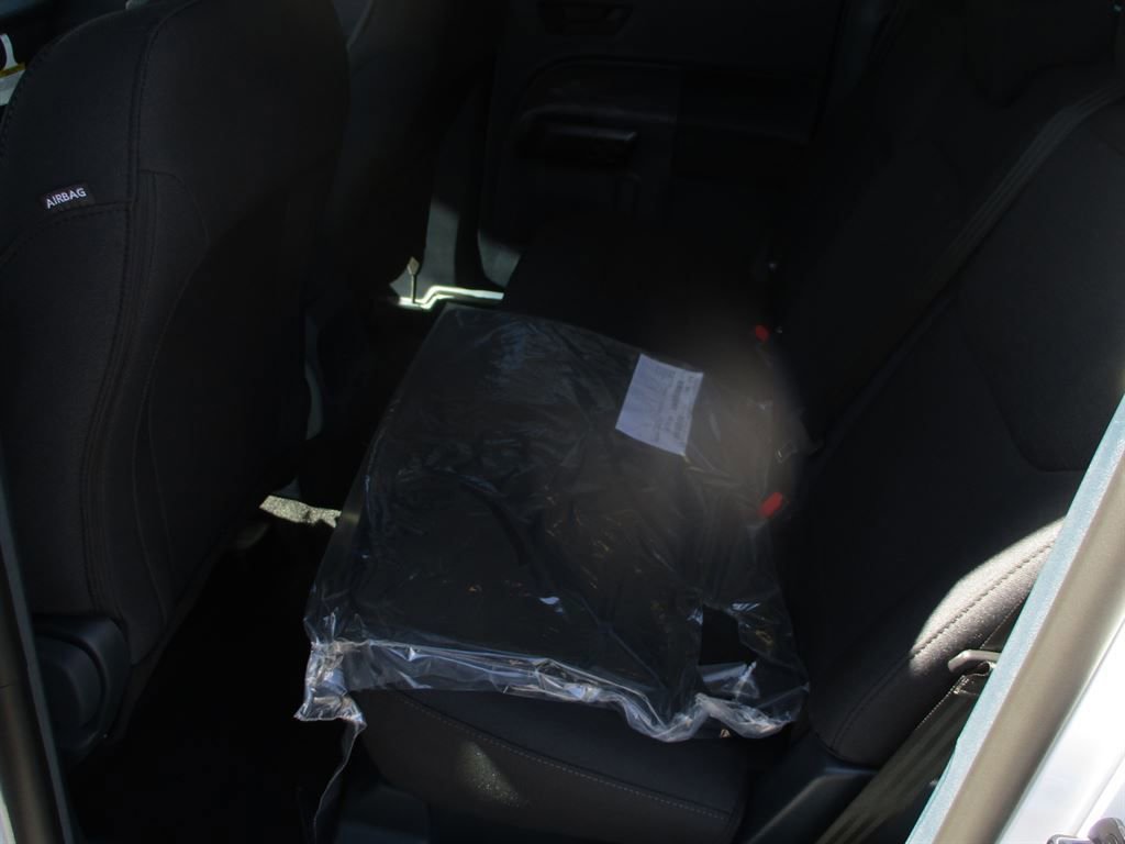 New 2025 Ford Maverick XL image 6