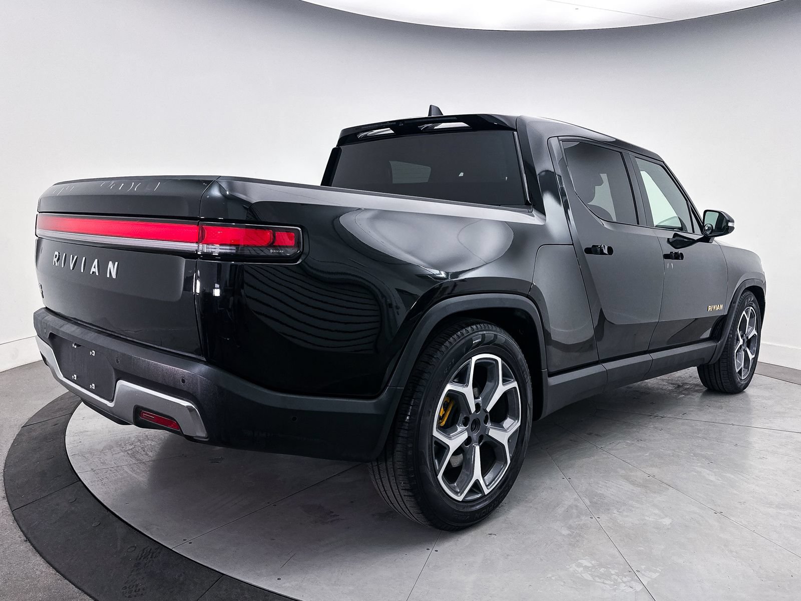Used 2022 Rivian R1T Adventure AWD/4WD image 16