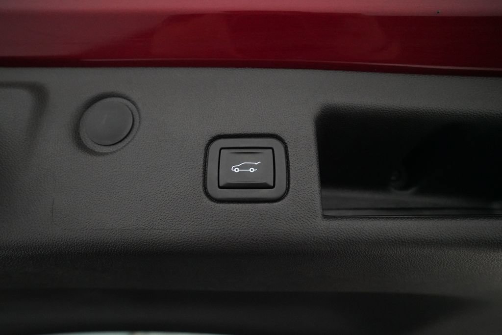 Used 2020 Chevrolet Equinox LT FWD image 23