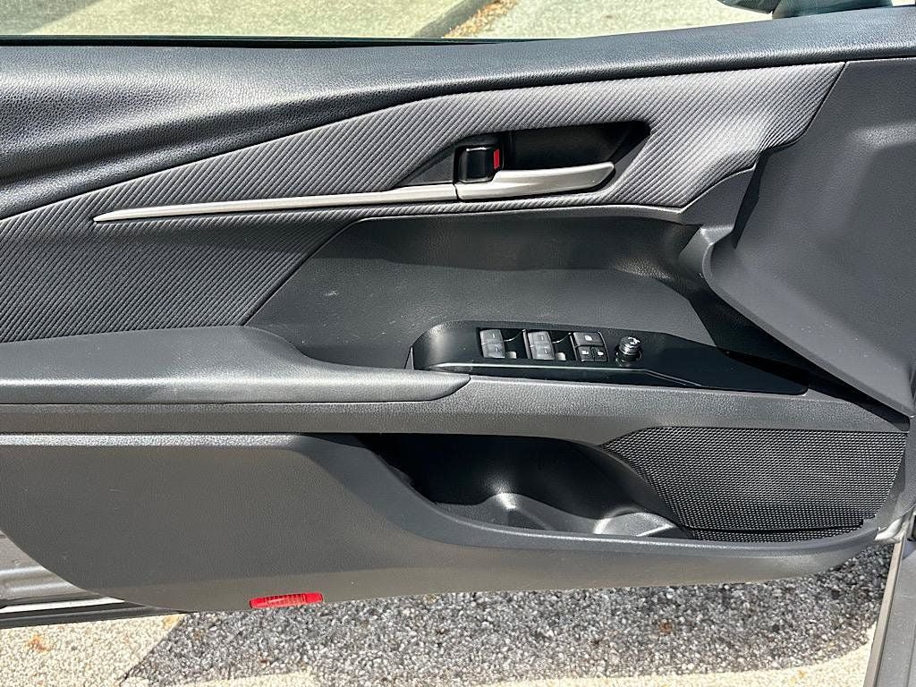 Certified 2025 Toyota Camry SE FWD image 15