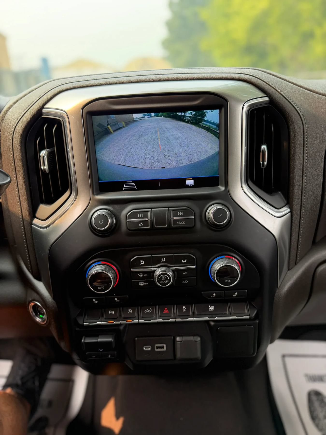 Used 2019 Chevrolet Silverado 1500 LT w/ Convenience Package AWD/4WD image 14