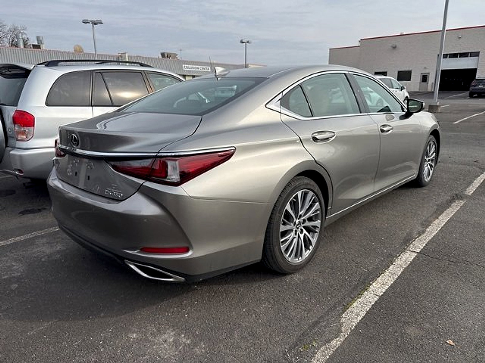 Used 2020 Lexus ES 350 w/ Premium Package image 3