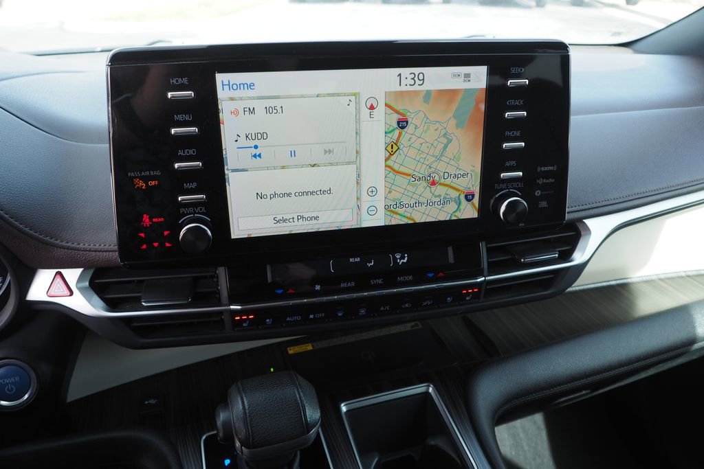 Used 2023 Toyota Sienna Platinum image 25