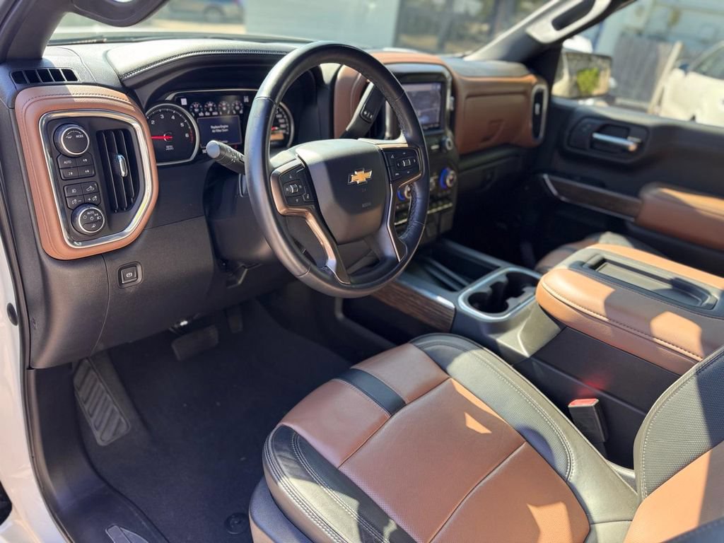 Used 2022 Chevrolet Silverado 1500 High Country w/ Z71 Off-Road Package AWD/4WD image 13
