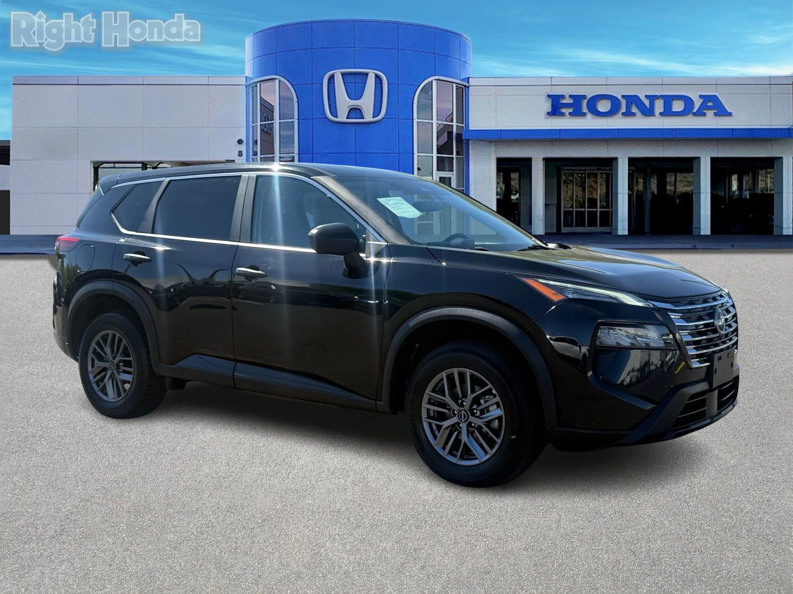 Used 2024 Nissan Rogue S image 10