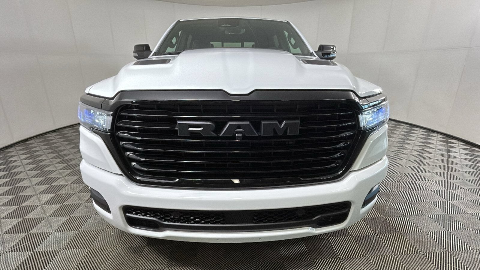 Used 2026 RAM 1500 Laramie w/ Night Edition AWD/4WD image 10