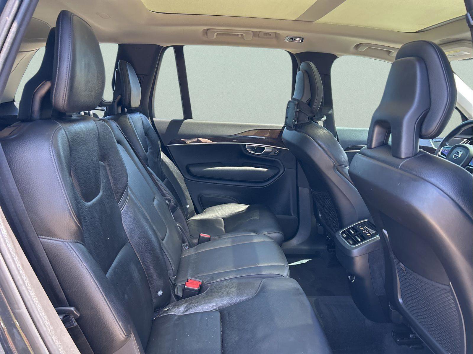 Used 2017 Volvo XC90 T6 Momentum w/ Vision Package image 11