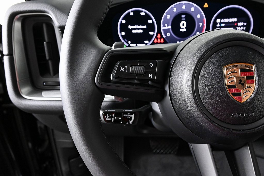 Used 2025 Porsche Cayenne Coupe image 10