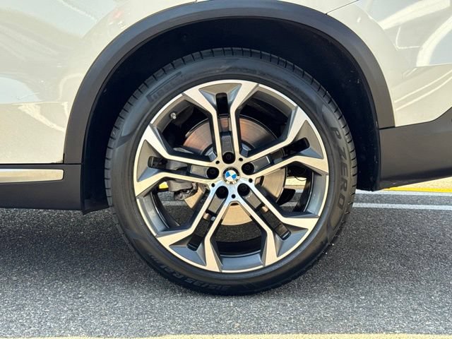 Used 2024 BMW X5 xDrive40i AWD/4WD image 14