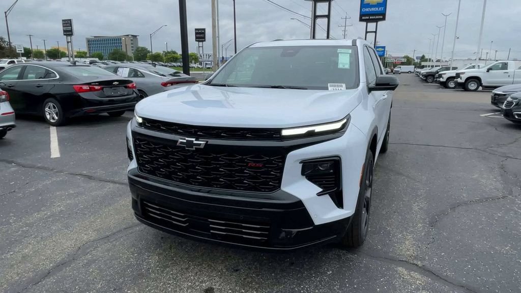New 2026 Chevrolet Traverse RS w/ LPO, Floor Liner Package AWD/4WD image 5