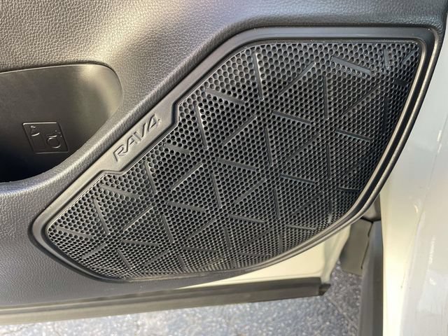 Used 2021 Toyota RAV4 LE FWD image 26
