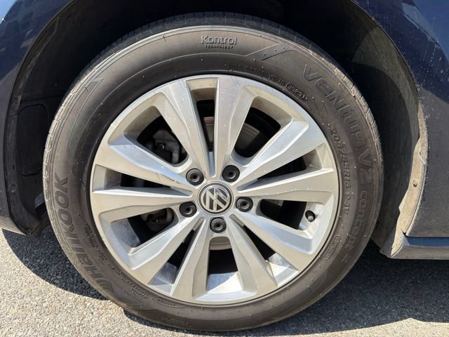Used 2017 Volkswagen Golf S AWD/4WD image 22