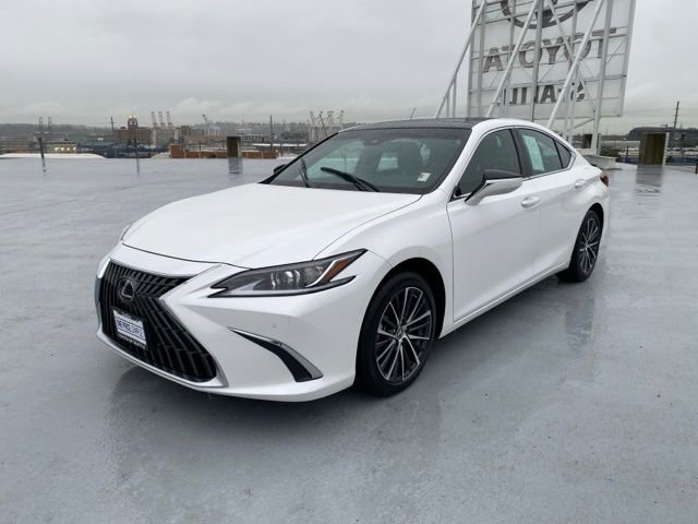 Used 2025 Lexus ES 350 w/ Premium Package image 4