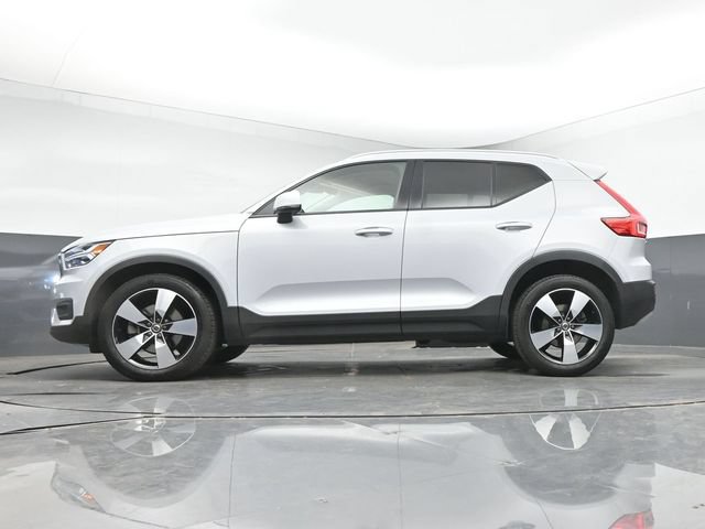 Used 2022 Volvo XC40 T4 Momentum FWD image 38
